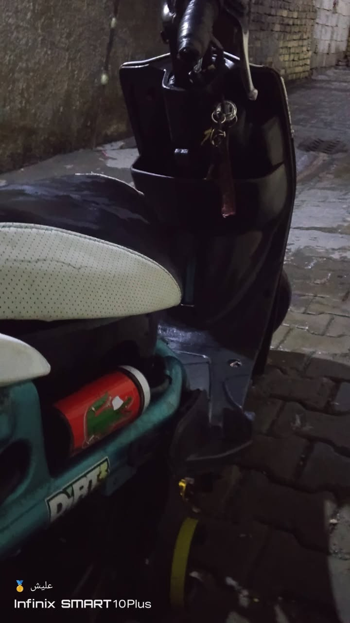 سلام عليكم ماكس عدله بلادي دراجه اينقص مابيه دراجه خرسه تجي تفحص اذه بيه نضوح تنقيص صوت تاخذه وتروح مراوس وبيع سعر350 مكاني بغداد لكفاح رقمي ***********
