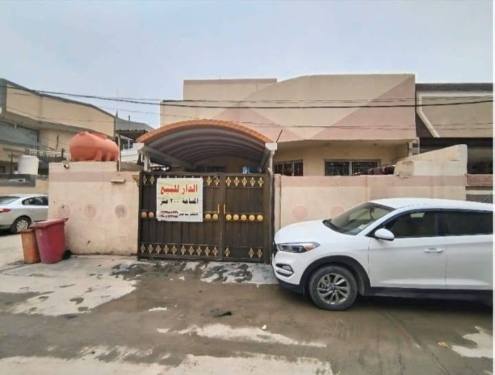 بيت ٢٠٠ متر ركن طابو زراعي سند ٢٥ يحتوي ٣ غرف نوم وصالة وهول ومطبخ و٣ مجمعات صحية الطابق الاول ٢ غرفة و الطابق الثاني غرفة واحدة بناء طابوق مسلح السعر ١٣٥ مع مجال قليل جدا
*********** واتس اب 
*********** اتصال
العنوان بابل الحلة مقابل مستشفى مرجان منطقة البوعليان خلف فرن صمون الرحمن
