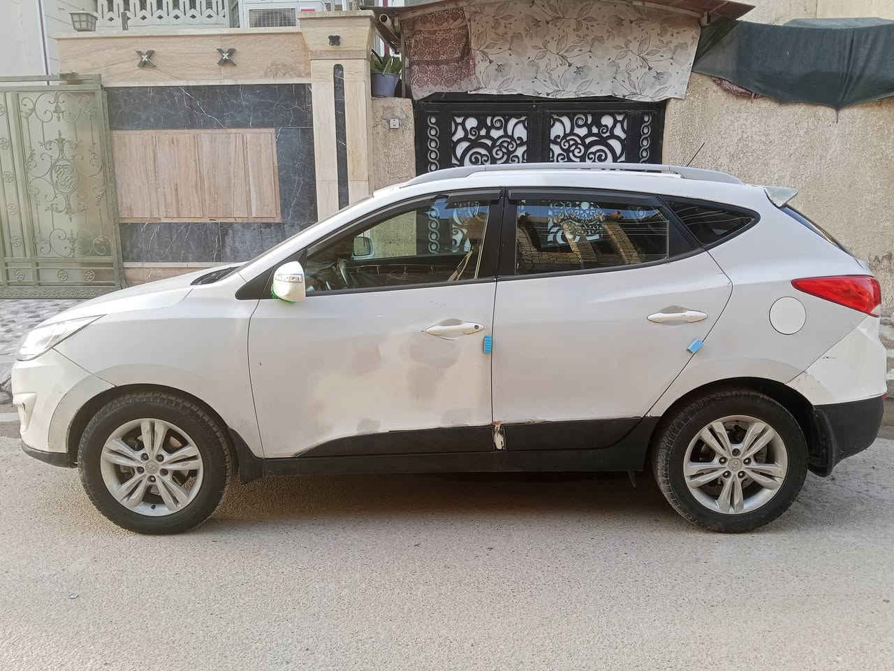 توسان 2013 رقم بغداد خليجي السيارة 
محرك 2000 دوش
شاشه اشاير مري
الضربات البيهه موضحات بل صور 
السعر 99
مكاني بغداد البلديات 
***********
