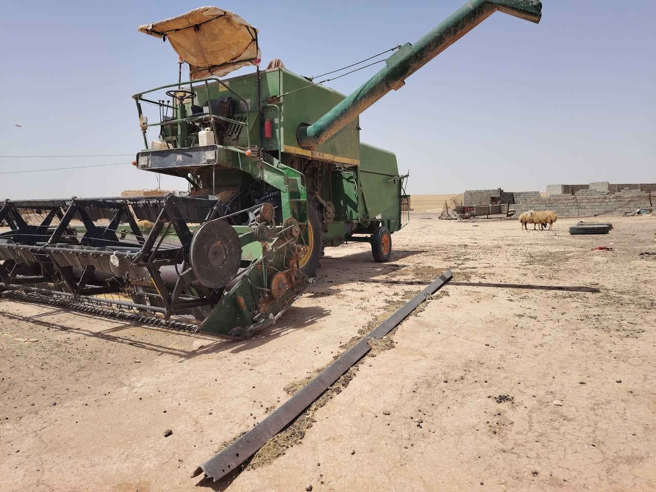 سلام عليكم دراسة جون دير للبيع 1980محرك شرط  معمل شرط مكفوله من الخياس تواير اربعه جدد طبله مطوله 
عنوان تل عبطه ***********
