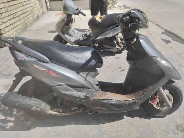 السلام عليكم دراجه ثلعب كبل شهر نازله من الرمبه كامله من كلشي اريد بس اكلج خلفي يرادله تبديل اريده مراوس دراجه بريز *********** وبي واتساب
