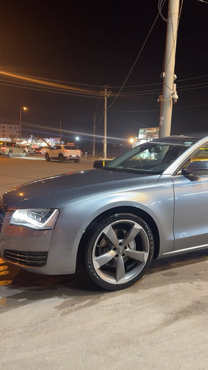 للبيع اودي A8L موديل ٢٠١٣ ماشية ١٤٠ الف محرك ٦سلندر سوبر جارج قطعه وحده صبغ جاملوغ خلفي فقط بدون ايرباك 
سعر ١٧ الف 
***********
