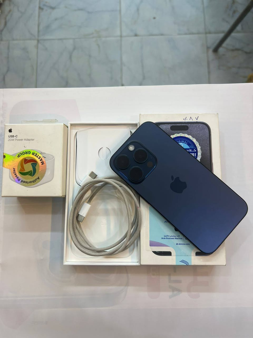 ايفون 15 برو فقط  256 ذاكرة 
بطارية 87‎%‎‎
نضافة 100‎%‎
كامل ملحقات الاصلية شركة ماستر شرق اوسط 
الاصلي وبيه ضمان 
استخدام قليل 
السعر مناسب 
***********
العنوان القطاع شارع السوك مجاور عوينات الكرار 
مركز الشمس
