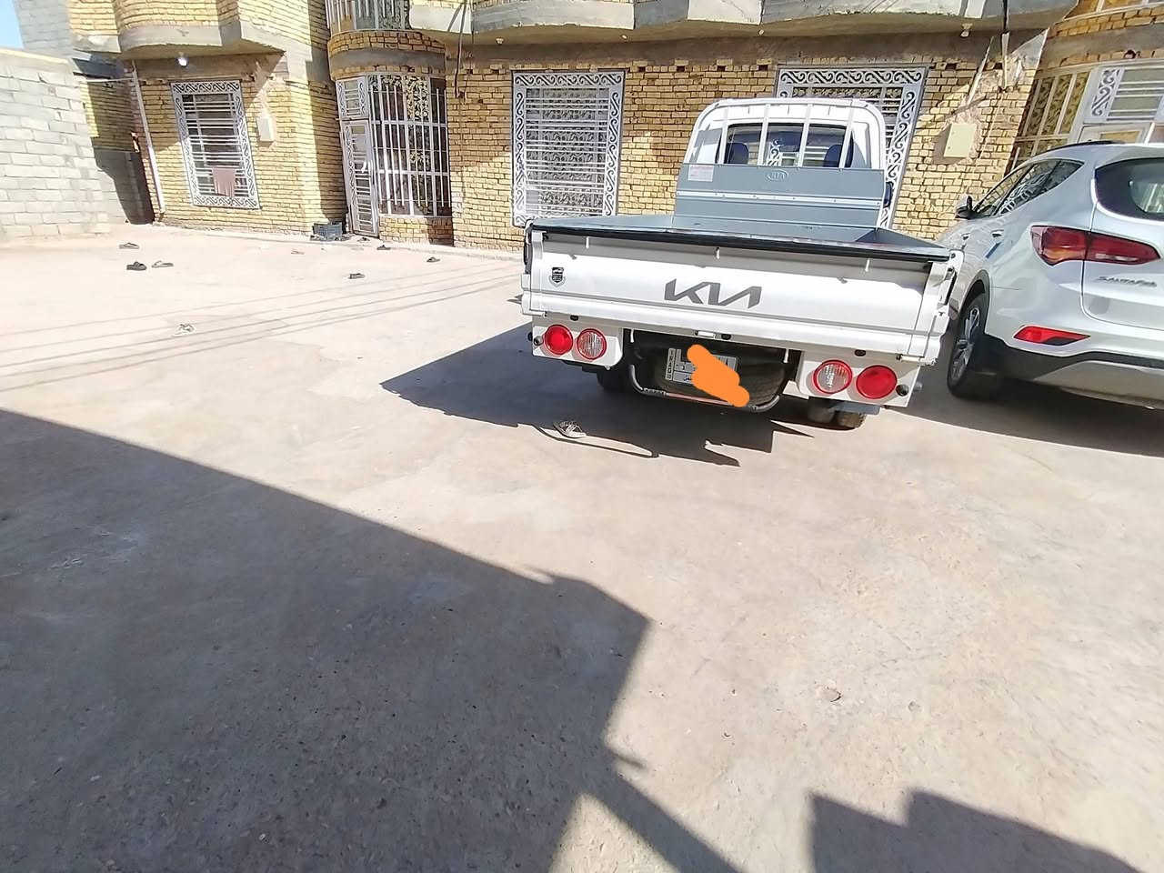 🚘 كيا حمل للبيع
موديل 2023
📍 رقم واسط
📏 الممشى: 55,000 كم
📝 السيارة باسمي وتحويل فوري  ثاني يوم
كفاله عامة ما مفتوح بيهه برغي
💰 السعر 148 وبيه مجال
📞 رقم الهاتف: ***********
📞 رقم ثاني: ***********
