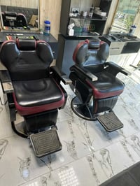 كراسي حلاقه الشبح عدد 2 للبيع شغالات 07721839193