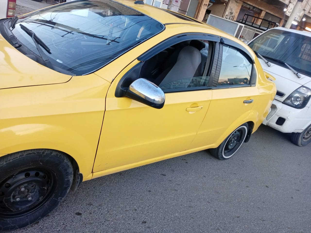 افيو للبيع 2011
امريكي محور كوري مكينه استرا كير توماتيك سياره نظيفه 
السعر45 وبيها مجال 
للاستفسار الاتصال على الرقم ***********
