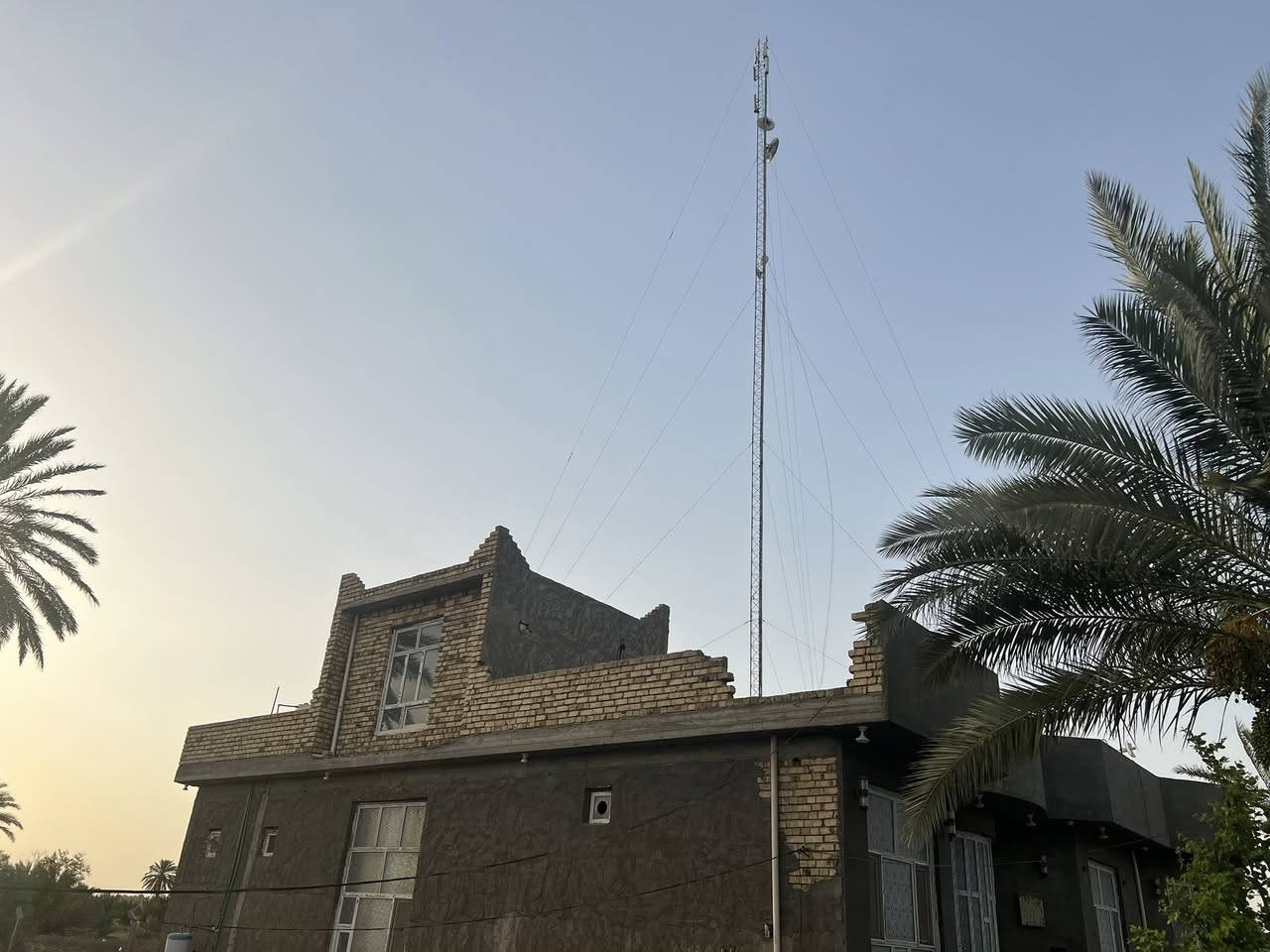 سلام عليكم ارض طابو زراعي للبيع المساحه 5 دونم للبيع 
العنوان ام نعجه 256طريق كربلاء - نجف        
التفاصيل بيه بيت جديد +حقل ابقار + برج انترنيت + كافة الخدمات.      ‭0783 885 1910‬

