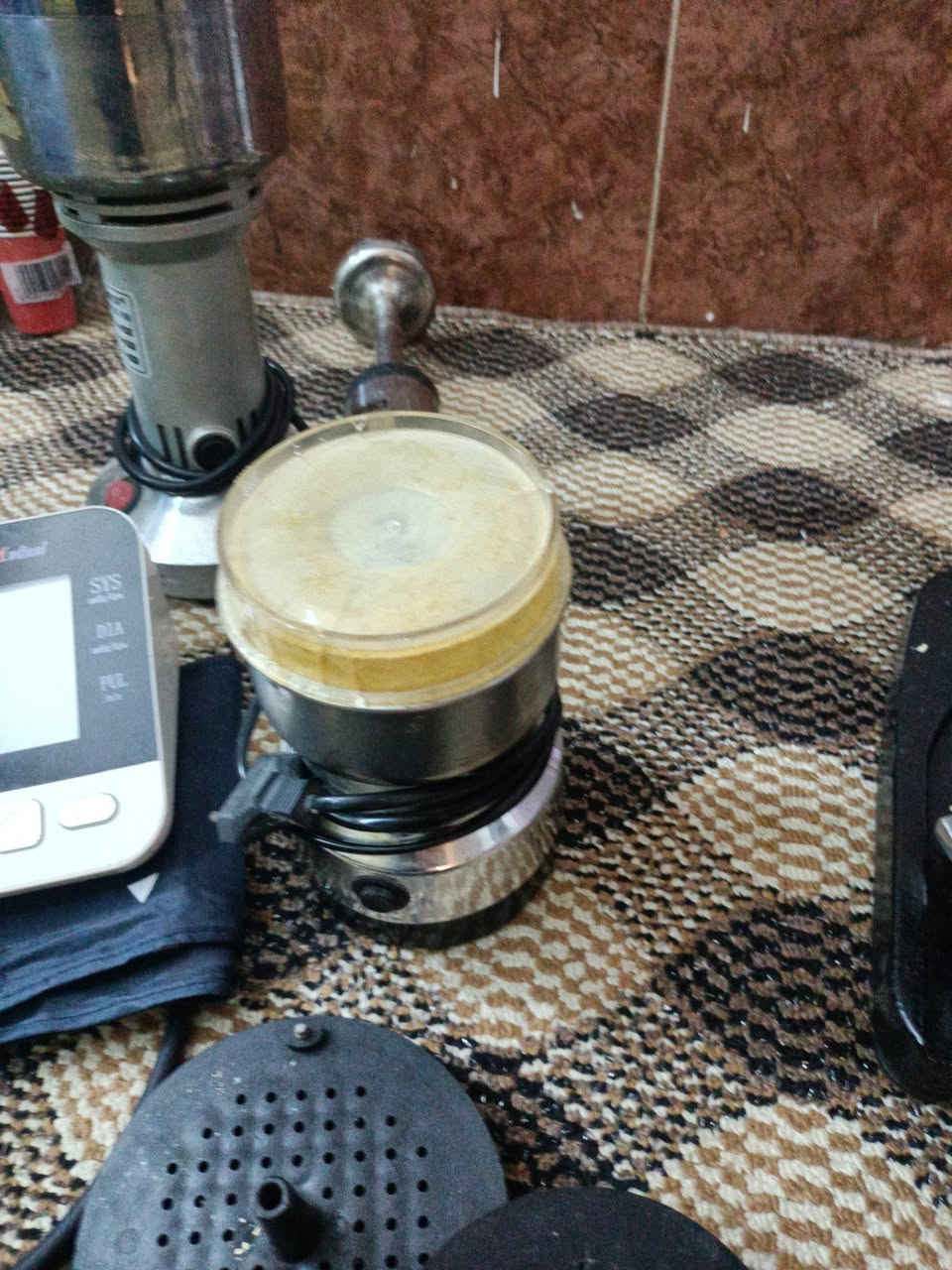 طاحونات ثنين بيهم خلل وقياس ضغط
وهاند بلندر شغال


**إذا كنت صاحب هذا الإعلان وتريد حذفه لأي سبب، رجاءا أرسل رسالة إلى الدعم الفني**