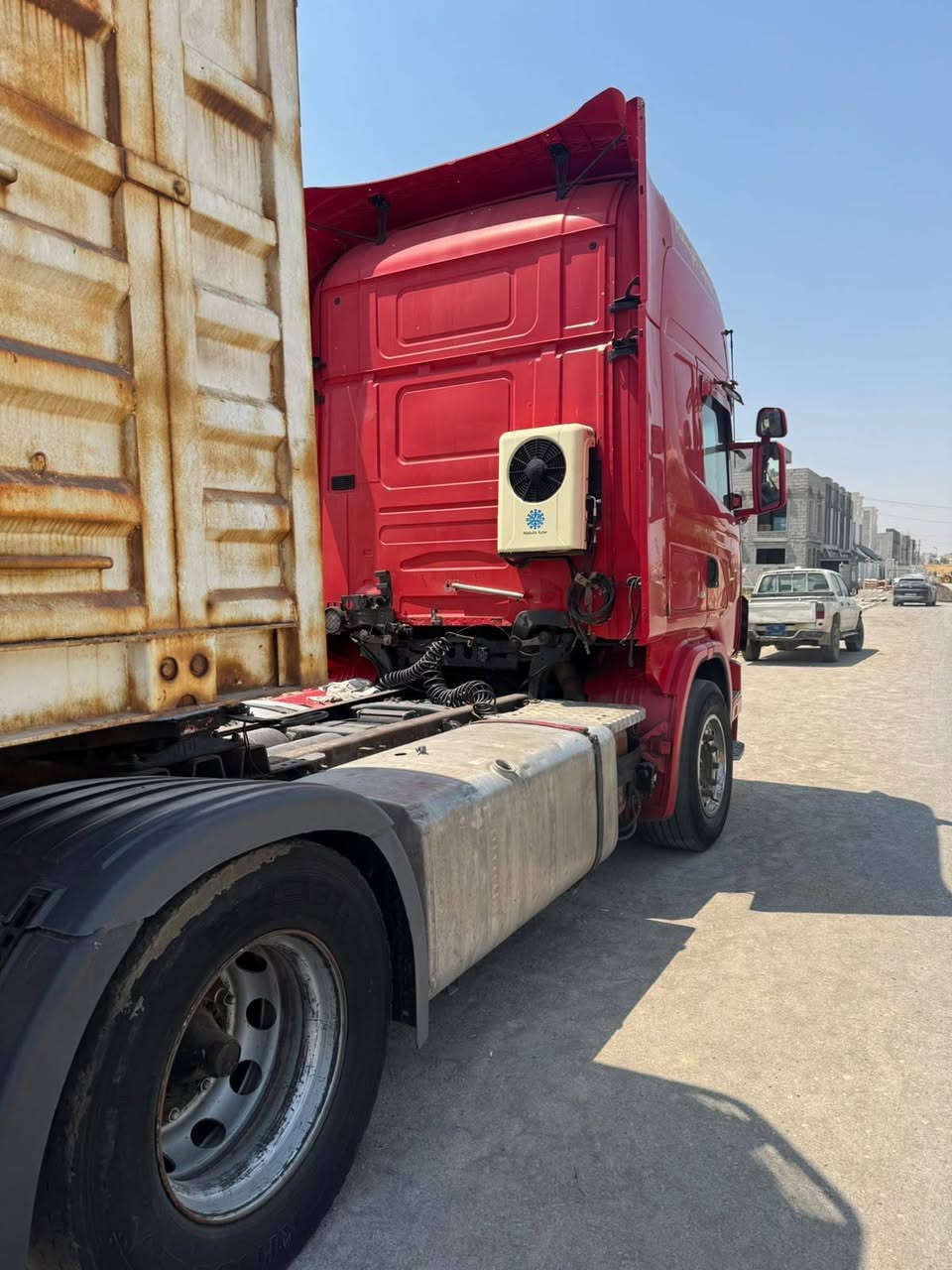 ئیسکانی بۆفڕۆشتن مۆدیل 2004 ریتایدەر تبرید سپلیت تانکی لەسەر ڕەبت تانکی ماموجود مەکینە 480 مەکینە گێر بەشەرت ***********
