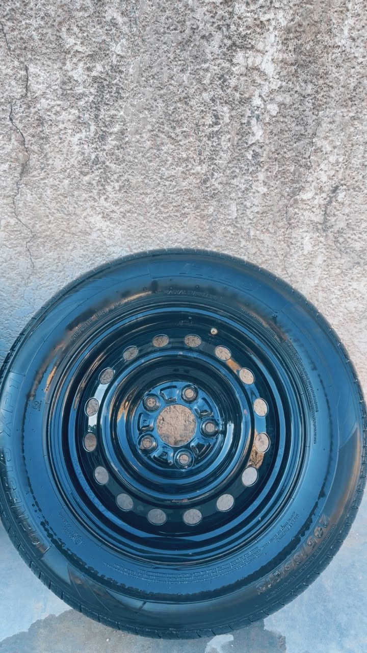 السلام عليكم 
 
يرهم (النترا-فورتي-سيراتو-كورلا-سني)
اخوان للبيع فقط 
السلام عليكم 
 اخوان للبيع فقط 
كامل مع التايرات
تخم ويل رنـك كوري نظيف جداً  حجم 15 
مع تاير تخم كامل ماركة هـلـو (HILO) المعروفة نظيف جداً جداً
حجم التاير : 205/65/15 
السعر : ٢٢٥ الف قفل
للاتصال : ***********
مكاني بغداد-شارع فلسطين
ممتواجد على الماسنجر فقط اتصال بلا امر عليكم
