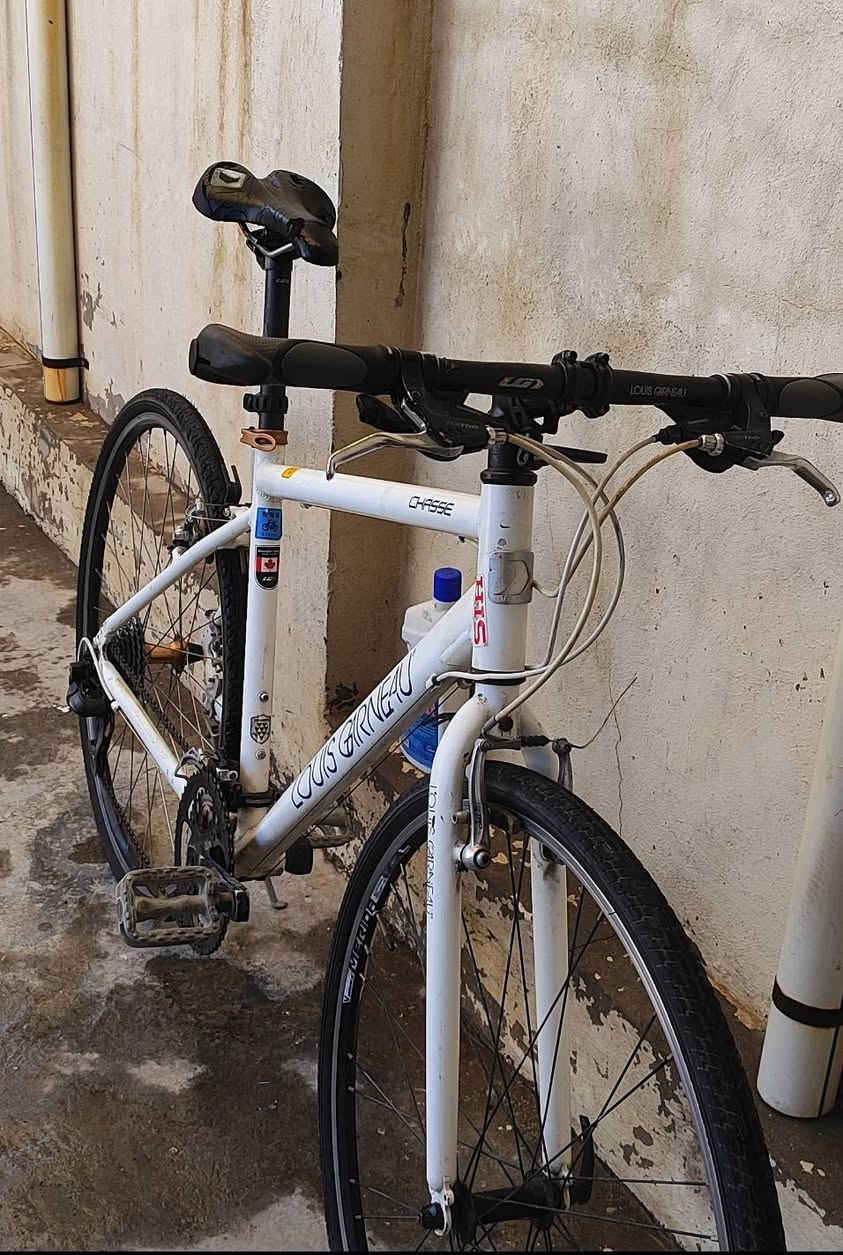 Louis garneu _ chasee
C700مُتاح للبيع بايك لويس  
نظافة البايسكل 85 %
Mفريم ميديم 
البايسكل كله مختم لويس جارنيو
السستم كله شيمانو 
البدال الأمامي شيمانو 3 نمر
Altus الخلفي 9 نمر 
تايرات جديدة نظيفة 
ومقابض البريكات ايضاً Tektro البريكات 
السعر 325 الف دينار عراقي وبي مجال حسب الإتفاق
البايسكل يباع بدون ملحقات
و هدية مع البايسكل لايت امامي جداً قوي

للتواصل متواجد على الواتساب *********** 
مكاني بغداد الدورة
