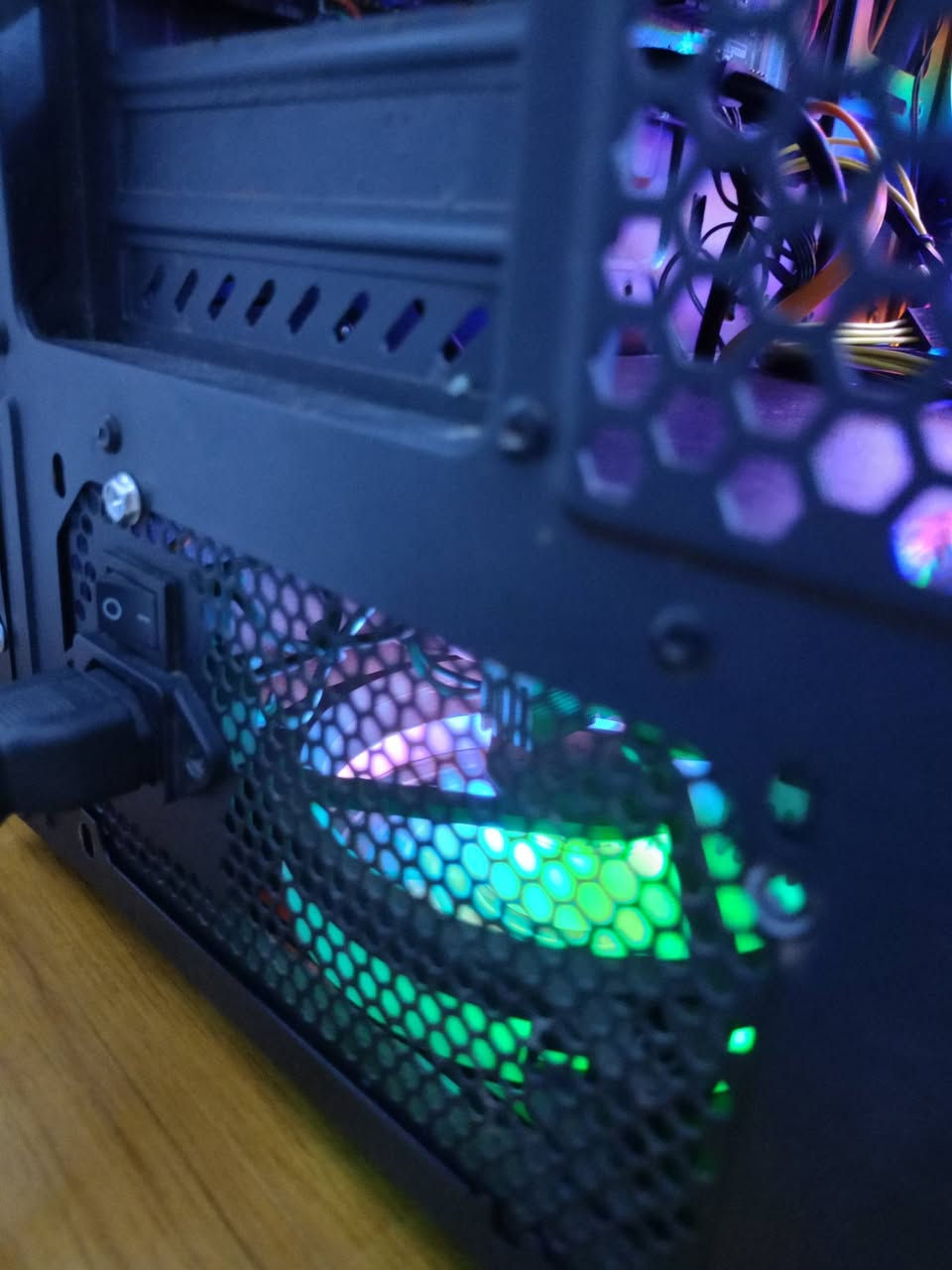 تجميعة PC للبيع المواصفات بل صور
مذربورد msi B450M pro-M2 V2
Power 600 RGB
M.2 128G
HDD 500
السعر350 الف
الشراي يتصل عل رقم العنوان الشعب
***********
بس المروحه البلنص واكفه
