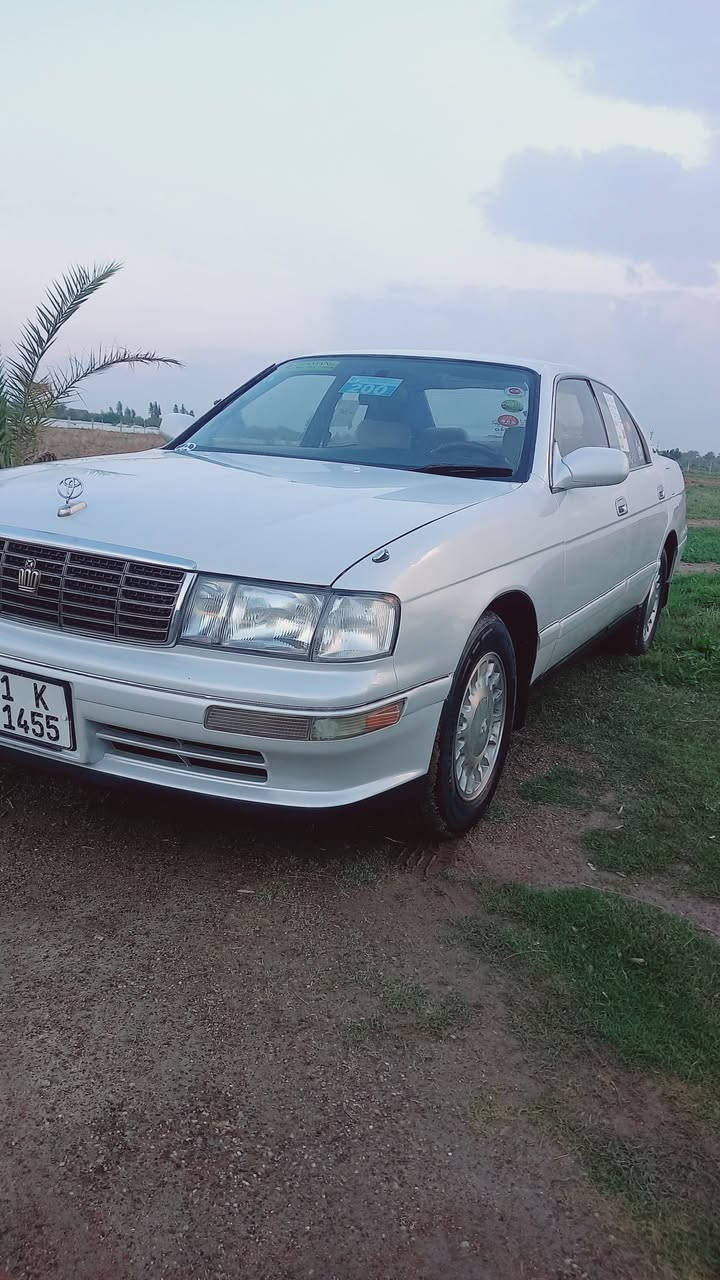 السلام عليكم كراون بطه موديل ٩٥ رقم بغداد دولي  لل٣٠ تحويل مباشر مكفوله من الكص والضربه والعيب الشرعي  كفاله عامه مكينه كير  تبريد صدر جديد تخم تاير جديد شاشه كهربائيات كامله ماناقصه شي مال جناي للاتصال *********** مكان صلاح الدين بلد
