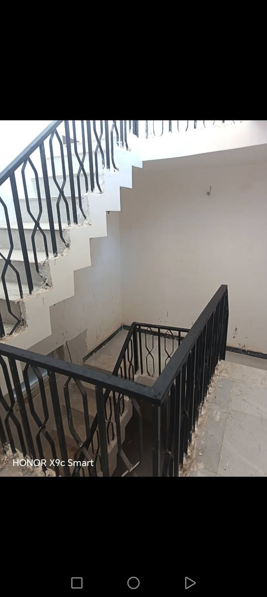 منزل للبيع /مساحة ١٠٠متر /واجهة ٤ /يتكون من ٣غرف /+صالة +مطبخ +خدمات البيت نظيف جدا / موقع ممتاز /الشرطة الخامسة /خلف جامع الجميلي /الاستفسار على هذا الرقم /***********/السعر مناسب
