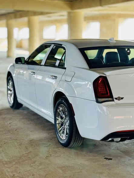 السلام عليكم 
كلايسلر اوبامه 2019مواصفات  S(GOLD)
فول عدى البنوراما
رقم اربيل تحويل وكاله حاضر
وارد كندي كفاله فقط بيه كارت
گد شبر + بگصة البنيد صبغ شبرين
عندي بيه سونار
سياره جاهزه من كُل النواحي
جديده كارتون
ماشيه 112mil
السعر 285 وبيه مجال للشراي
مكان السياره ميسان العماره
***********
