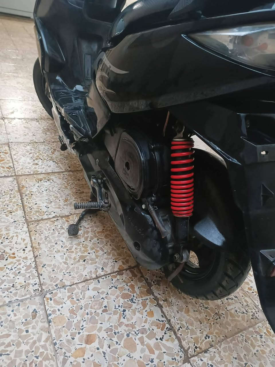 سلام عليكم دراجه ماكس مضلع  البيع بوشه 49  كلشي بيها بلادي مكينه  ناعمه او ما مفتوحه  سعر 700 هاذه رقمي ***********
