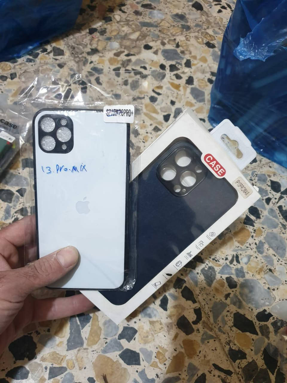 هوكات للبيع 
قياس ١٥ سنتيم عدد ٥١٣
قياس ١٠ سنتيم عدد ٢٨
قياس ٥ سنتيم عدد ٢٣
ومتوفر كفرات عدد الف مديلات حلوه
اليريد شلعه واليريد الهوك وحد والكفر وحد
العنوان كوفه حي ميسان قرب شارع البوريات
***********
