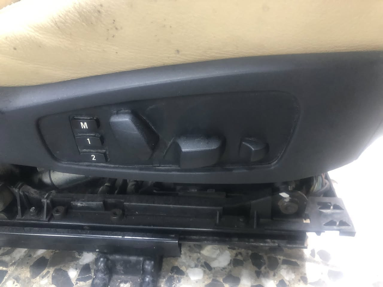 للبيع كشنات  //E60 كهربائيه خزن ميموري ***********
