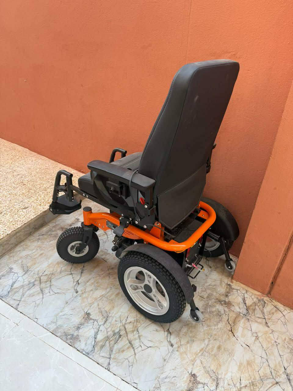 هذا كرسي كهربائي تستخدم راس والحنجرة جيده ما مستخدم للبيع سعره 250مجال


**إذا كنت صاحب هذا الإعلان وتريد حذفه لأي سبب، رجاءا أرسل رسالة إلى الدعم الفني**