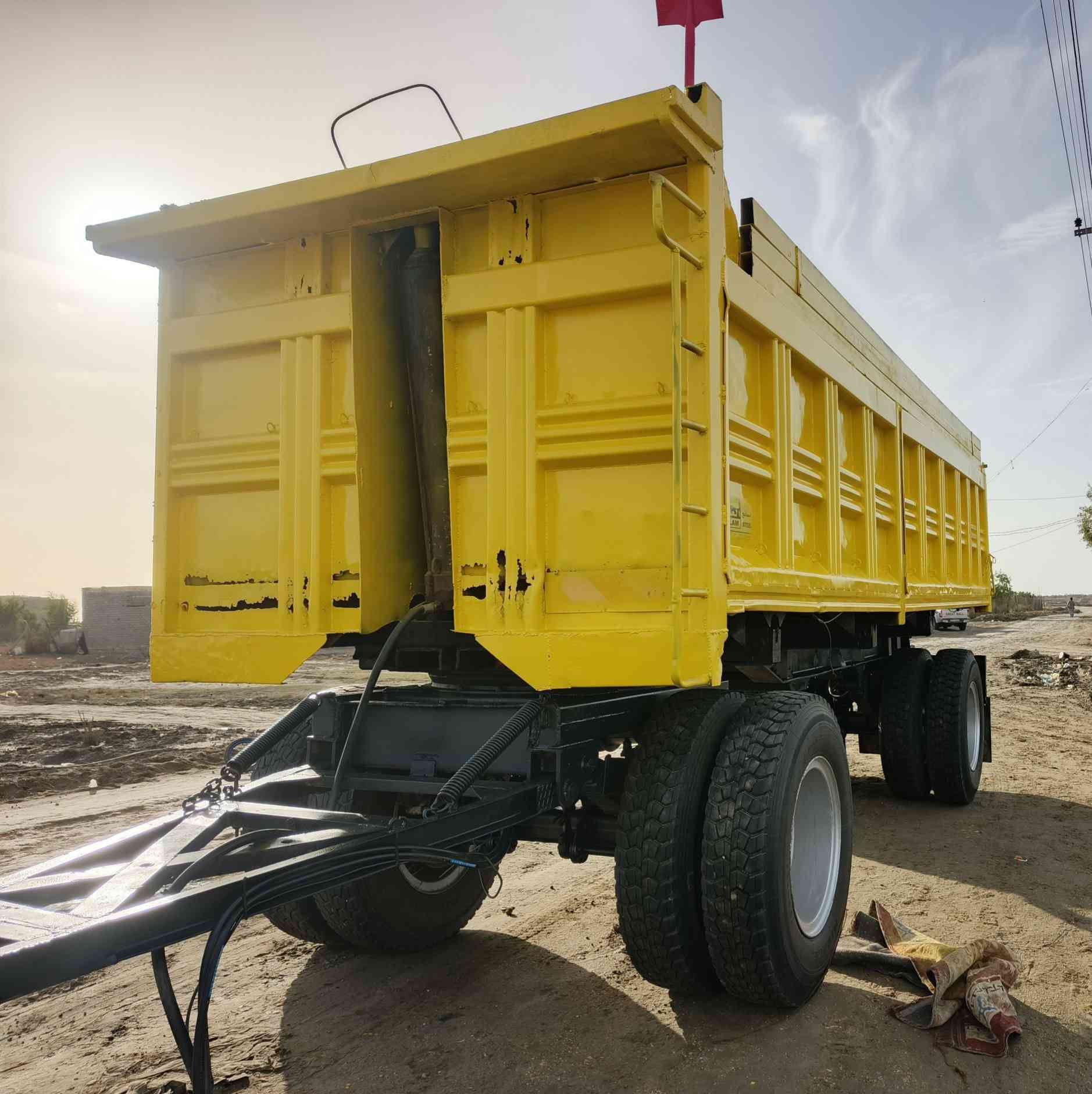 قاطر مقطوره لبيع مكفوله شاصي 16
طخم تاير وطخم ويل طويله ينضاف اله دنكير اصير سكس دناكير 14 المانيات ***********
