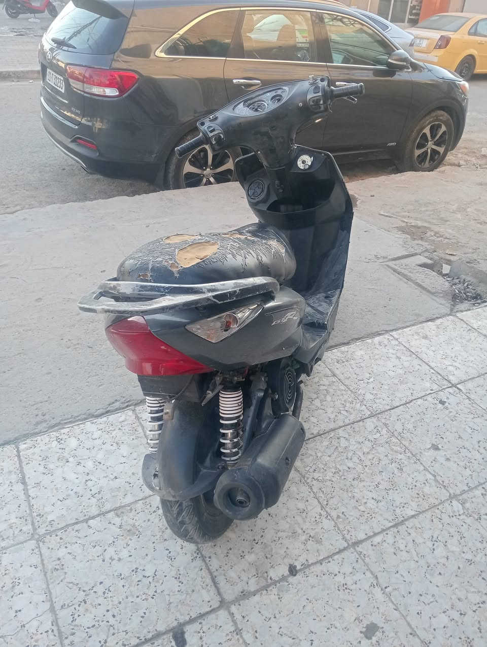 دراجه شغاله سلف كهربائيات باتري تاير جديد
300بيه مجال بسيط كلش  نضافته مثل مواضحه بصوره 
بغداد زعفرانيه ***********ممتواجد ع فيس
