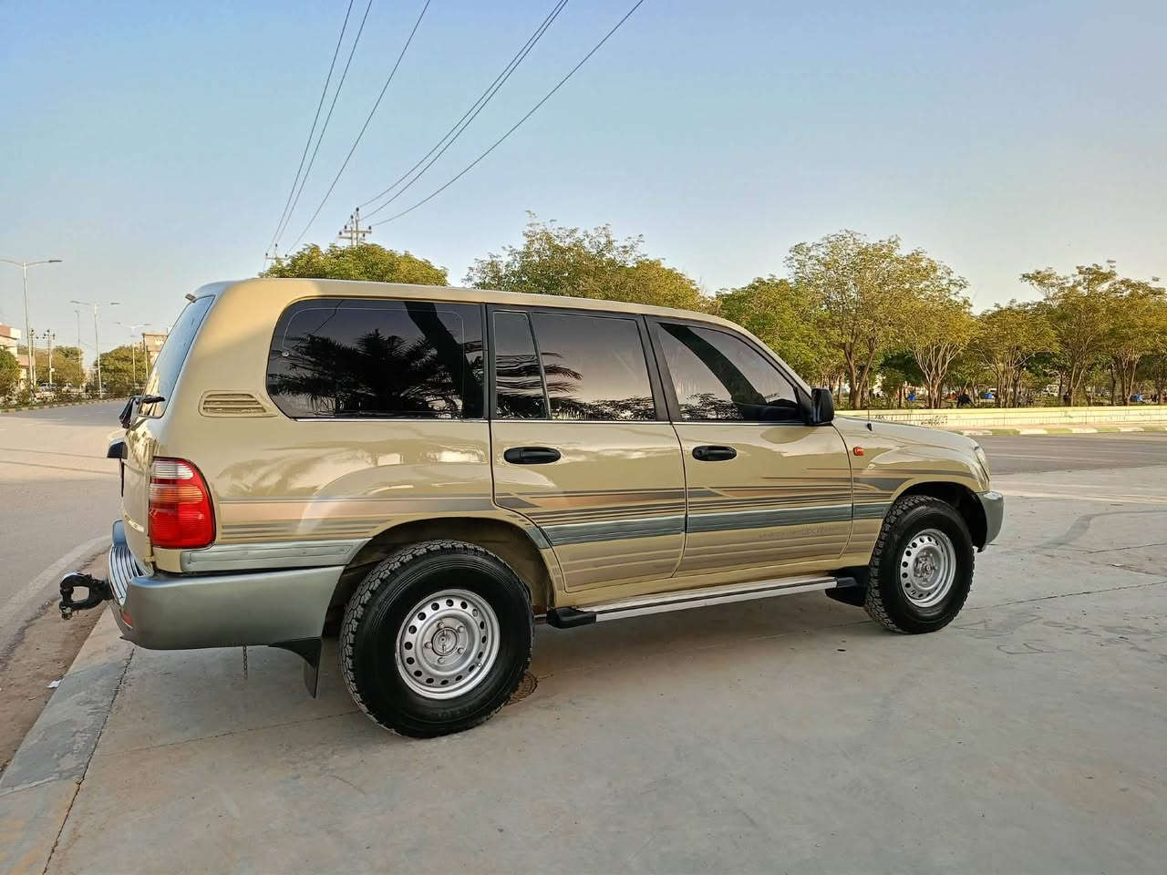 2003  فول عادی دەشبولبەرز
گێڕومیکینە و اکسل همووی مەزبوت 
چوارتایە و ویلی تازە 
کراوە بە خاکی لەسەرساغی بێ دەعموو لێدراوی 
بێ تەقەو ڕەقە بێ مسروف 
85مجال
***********
