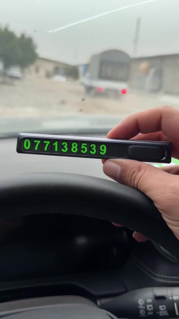 ستاند رقم سيارة

الاستخدامات

يُستخدم لعرض رقم الهاتف داخل السيارة بطريقة أنيقة وسهلة، ليتمكن الآخرون من التواصل معك في حال الحاجة (مثل عند الوقوف

في أماكن مزدحمة أو طارئة).

مثالي لمالكي السيارات الذين يبحثون عن تنظيم واحترافية في التفاصيل الصغيرة داخل مركباتهم.

المميزات

تصميم أنيق ومضغوط من الألمنيوم عالي الجودة بمظهر معدني عصري.

آلية سحب وإخفاء الرقم (Push - Pull) تتيح إظهار أو إخفاء الأرقام بسهولة للحفاظ على الخصوصية.

يحتوي على أرقام مضيئة فوسفورية تضيء في الظلام 
يوجد توصيل كافه محافظات العراق 🇮🇶


**إذا كنت صاحب هذا الإعلان وتريد حذفه لأي سبب، رجاءا أرسل رسالة إلى الدعم الفني**