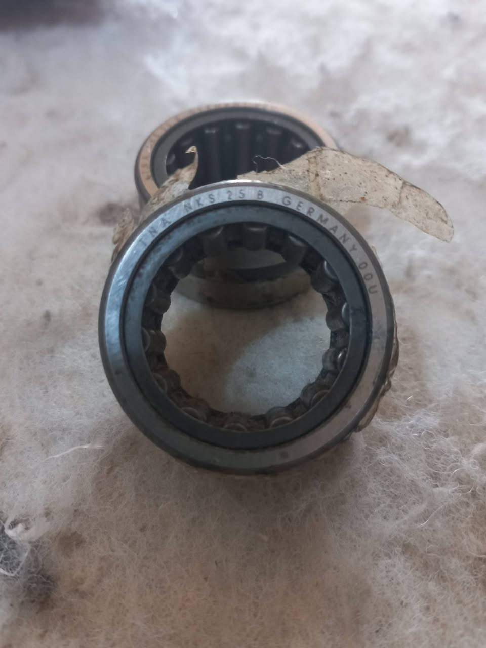 سلام عليكم بولبرنات عدد4 للبيع
للاتصال ***********
