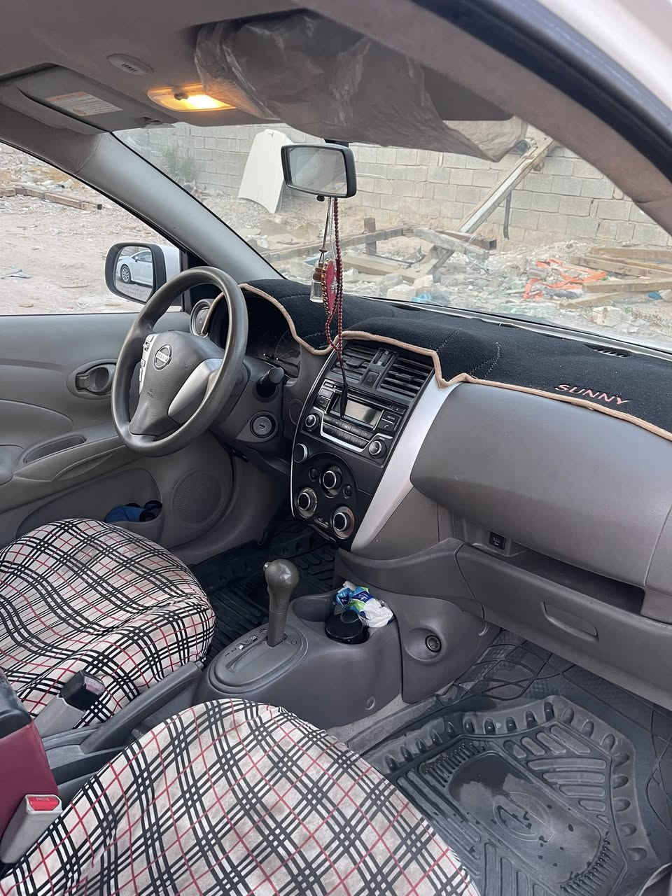 السلام وعليكم
نسيان صني 
مديل 2021 
ماشيه 186 ألف 
سنويه بشهر 6 تنتهي 
وسياره نضيفه 
وبيه بارد يم الجنطه 
السعر 105 بيه مجال لشراي 
ورقم ***********
البصره - سفوان
