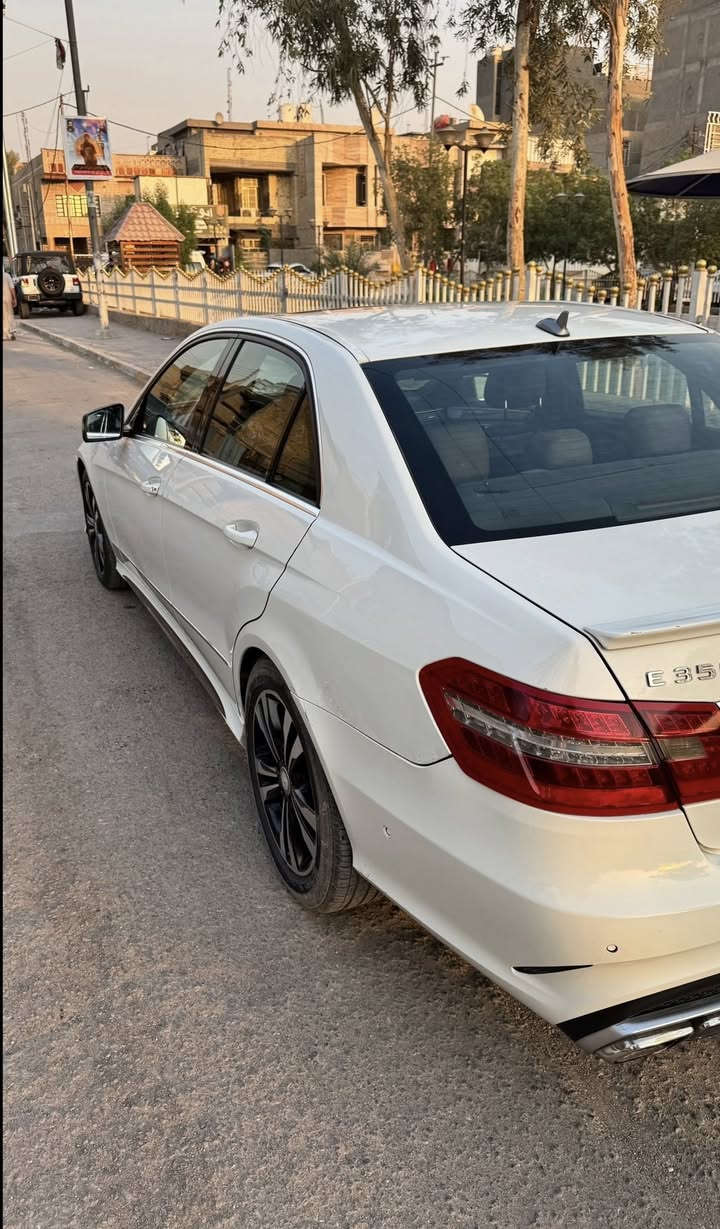 مارسدس E350
موديل 11 محدث 16 بدون ضربه التحديث 
السياره وارد امريكي حادث جاملغ خلفي فقط 
السياره رقم بغداد بأسمي 
فول مواصفات كلشي بيها شغال 
تدفئه و تبريد 
كشنات كهرباء والتدفئه 
السياره فول وموصفاتها معروفه 
شادلها شاشه بلاد كار بلي و اندرويد اوتو 
السعر 135 وبيها مجال 
***********
