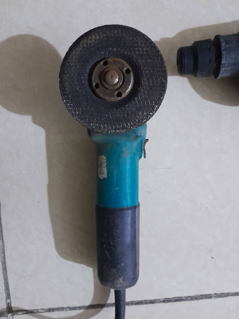 السلام عليكم عندي 5كوسرات ماكتا الأصلي ماداخلات تصليح نهائياحجم 115ملم سعر القطعه الوحده  بدون عمله نهايتها 55 الف مع التوصيل للاستفسار ***********
