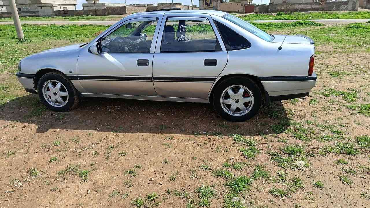 السلام عليكم اوبل فكتره حجم 20 موديل 90 سنويه عضم شرط التحويل بور تنته اربعه دسك ويلكب شركه محرك كير نضاف السياره مابيها طخاه والا بيها تبديل السعر 38 للستفسار ***********اسيا ***********
