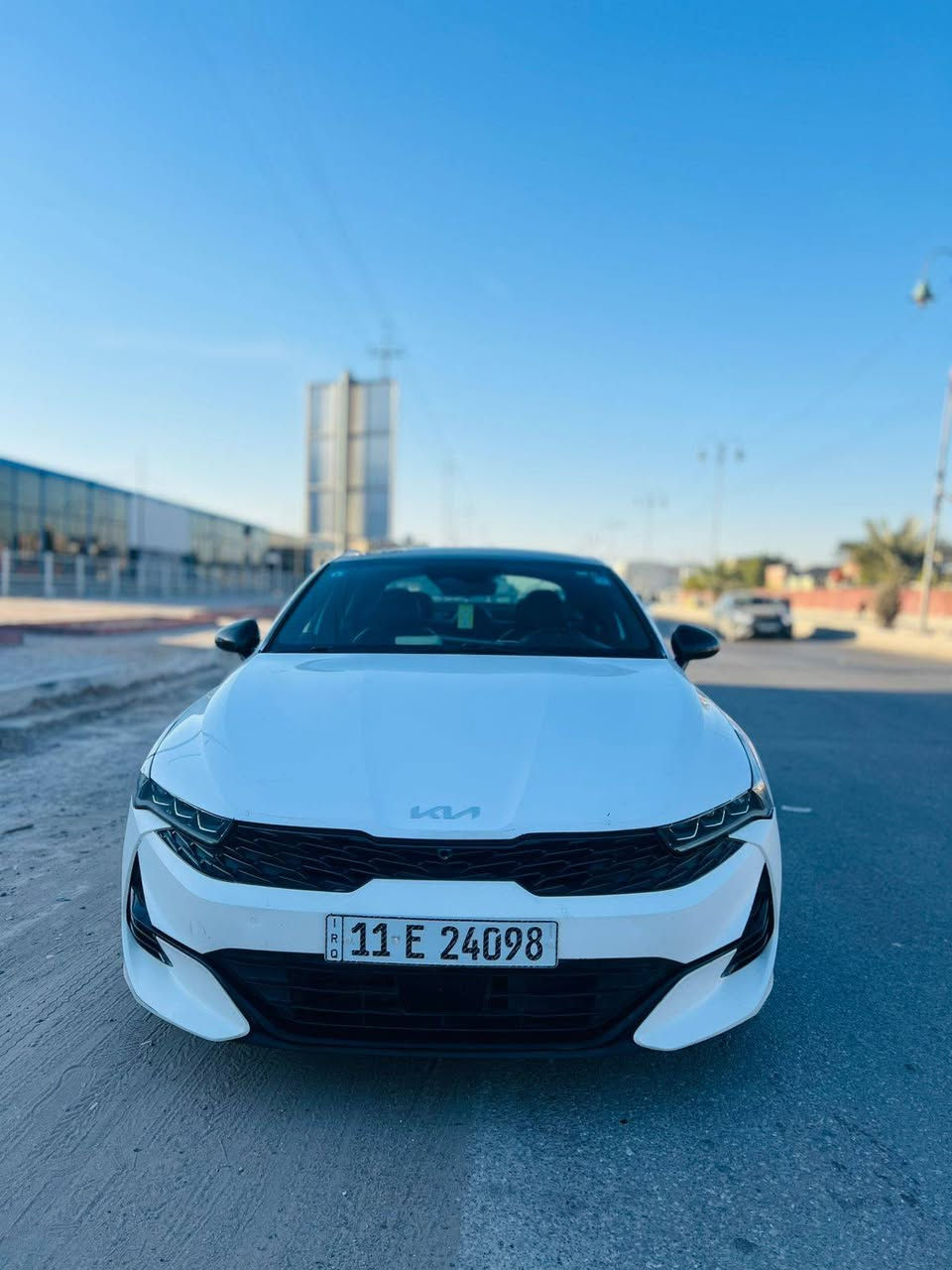 فول مواصفات بصمة بارنوما فتحة سقف 

اللون : ابيض
موديل 2022
سعه المحرك :  Turbo 1600
المسافه المقطوعه :  ماشية77
----------------------------------
 الموصفات
*بصمه 
*دخول ذكي
*صندوق يفتح بصمه وحساس عند التقرب 
*رادار امامي + خلفي + جوانب 
*فتحه سقف بنوراما  
*كشنات المقاعد الاماميه تدفئه 
*حساسات خلفيه
*نضام ال ABS
*مانع انزلاق
*اشاره بالمري
*تثبيت المسار
*مراقبه نقطه عمياء
تحكم سرعه+ تثبيت سرعه cruise
شاحن وايرلس
هاندبريك كهربائي بصمه
تشغيل عن بعد
حساس تجاوز
تحديد مسرب‏
سعر ١٨٠ وبيه مجال بسيط
رقم انكليزي بسمي مراوس فرق
----------------------------------
 السيارة حادث كما واضح في الصور مع سونار 
*********** مكان بغداد الزعفرانية بغداد, العراق
