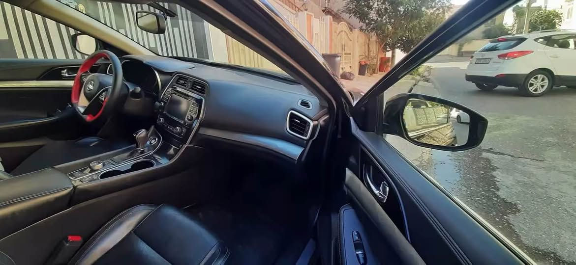 پانۆراما 
کوشن و سوکان هیتەر
رەقمو ژینگە و سەنەوی هەمووی نوێیە بەناوی خۆمە
بنی هەمووی نوێیە چار تایەی نوێی بۆ بەستراوە 
بەشەرتی گێڕو مەکینەی بێ حەیب 
هایدرۆلیکو هەردوو فلتەری گێری گۆڕاوە 
سبوغ تەنها دوو چاملخی پێشوە سبوغە 
بەردی گزۆزی تێدا نیە 

نرخی ١١٩ مەجالیشی تێدایە 

ژ.م *********** أربيل, العراق
