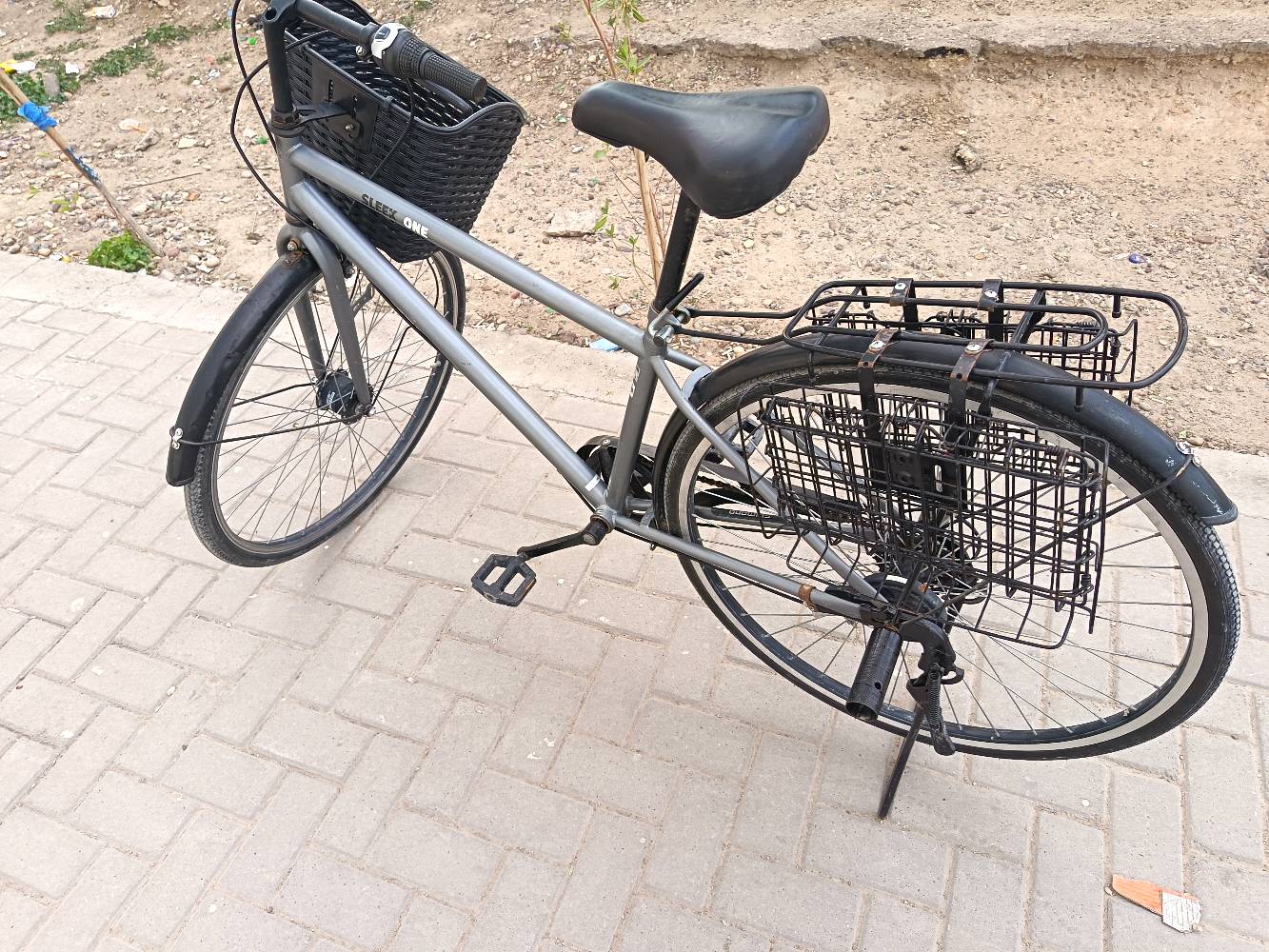 سلام عليكم بيسكل C700 مال ترحال بيسكل نضيف كير 6سرع بي دينمو سلات خلفيه بريكات شغاله كير شغال
البيسكل كلش نضيف اي عطل مابي اريد ابيعه معوز فلوس 👍🏻 الحجم 27
السعر 175وبي مجال بيع او مراوس
عنواني بغداد سريع حي العامل الملحانيه
