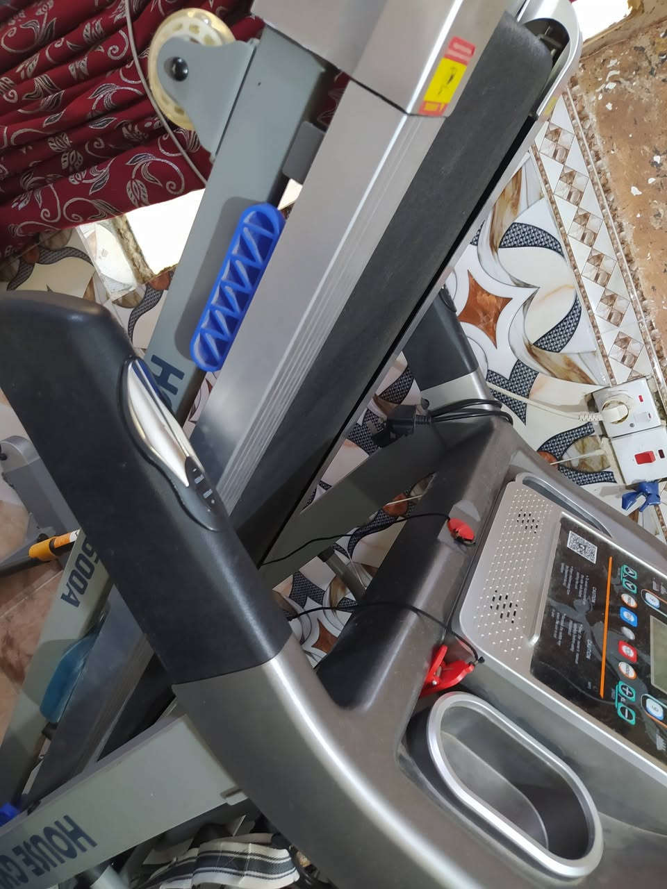 السلام عليكم عندي جهاز ركض مستعمل شي بسيط سعره 350 قفل الي شراي يتصل ***********
