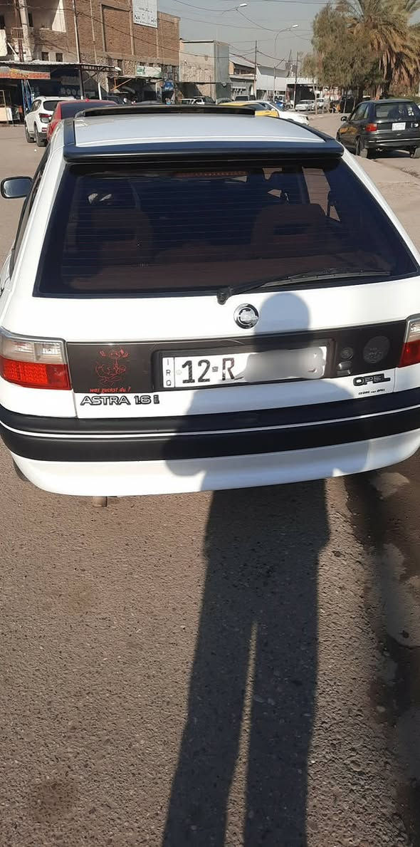 السلام وعليكم أوبل استره حجم 16 
كير تومتيك 
سلايت 
بور
قفل مركزي 
اربع تكوات 
والسياره بسمنا 
رقم مسطره نينوى 
السعر 65$$  
الاستفسار
 ‏‪0771 689 5723‬‏
***********
