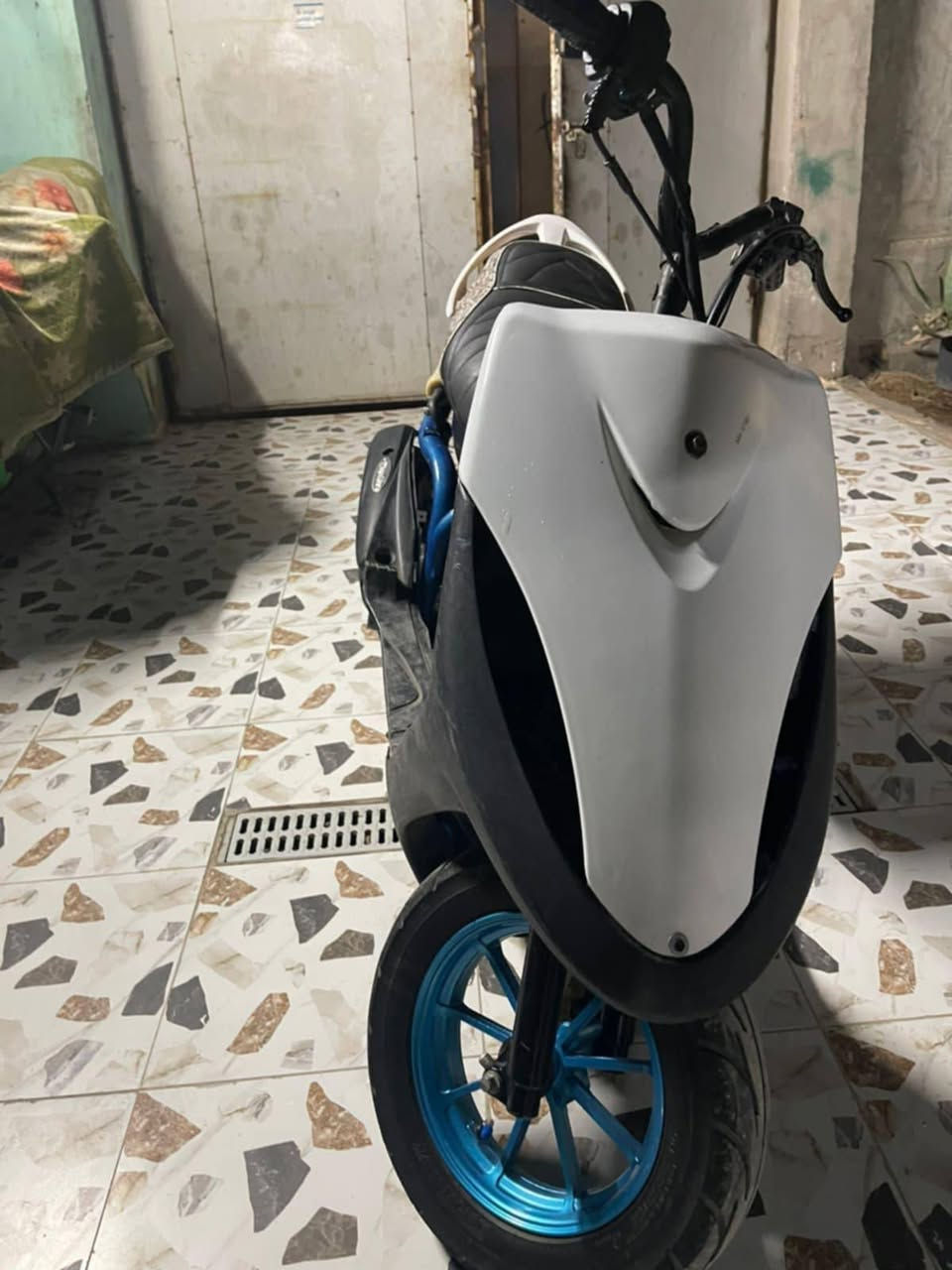 السلام عليكم شباب مال لعب للبيع سعر 350 وبيها مجال مكان بغداد الرشاد رقم الهاتف ***********
