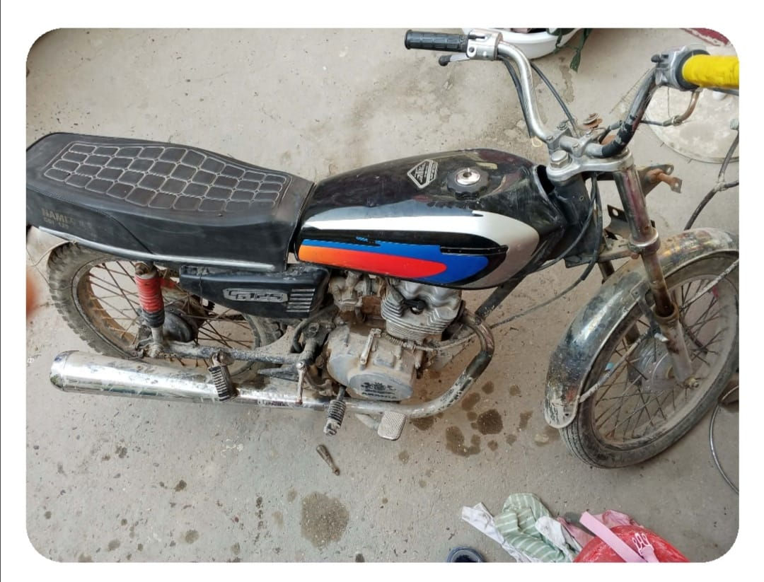 سلام عليكم شباب هاي دراجه للبيع كلك دراجه نضيفه وحلوه مكينتهه بيهه تبخير السعر 150وبيهه مجال للشراي التصال ***********
