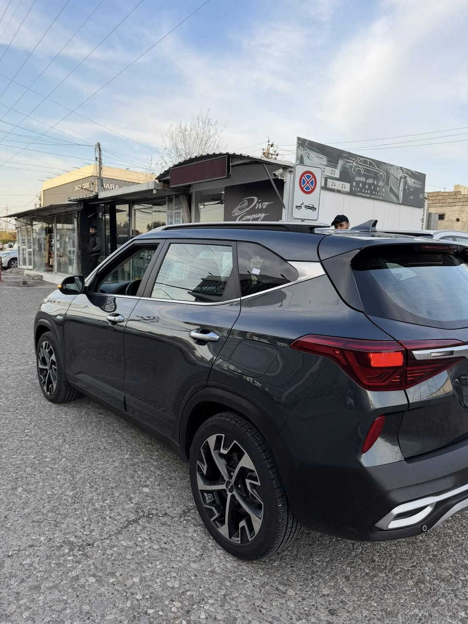 السلام عليكم كيا سلتوز موديل ٢٠٢٢ وارد كندي 4x4حادث شبر بارد بس بلعراق صار بيه صبغ قبق الصندوك الرباك طاك السكان والدشبول وراجع سيتم بشرط الفحص رقم السياره اربيل بسمي 
المواصفات 
1 الى 1 
فتحه 
دادشوب 
كشن جلد حار بارد 
بصمه شغال 
لايت لاد
رادار تحديد مسار 
سماعات بوست 
السياره فور ويل 
السياره مابيه نقص لو الف 
مكان السياره اربيل 
السعر ١٥٠ بيه مجال شويه 
رقم الهاتف *********** ***********
