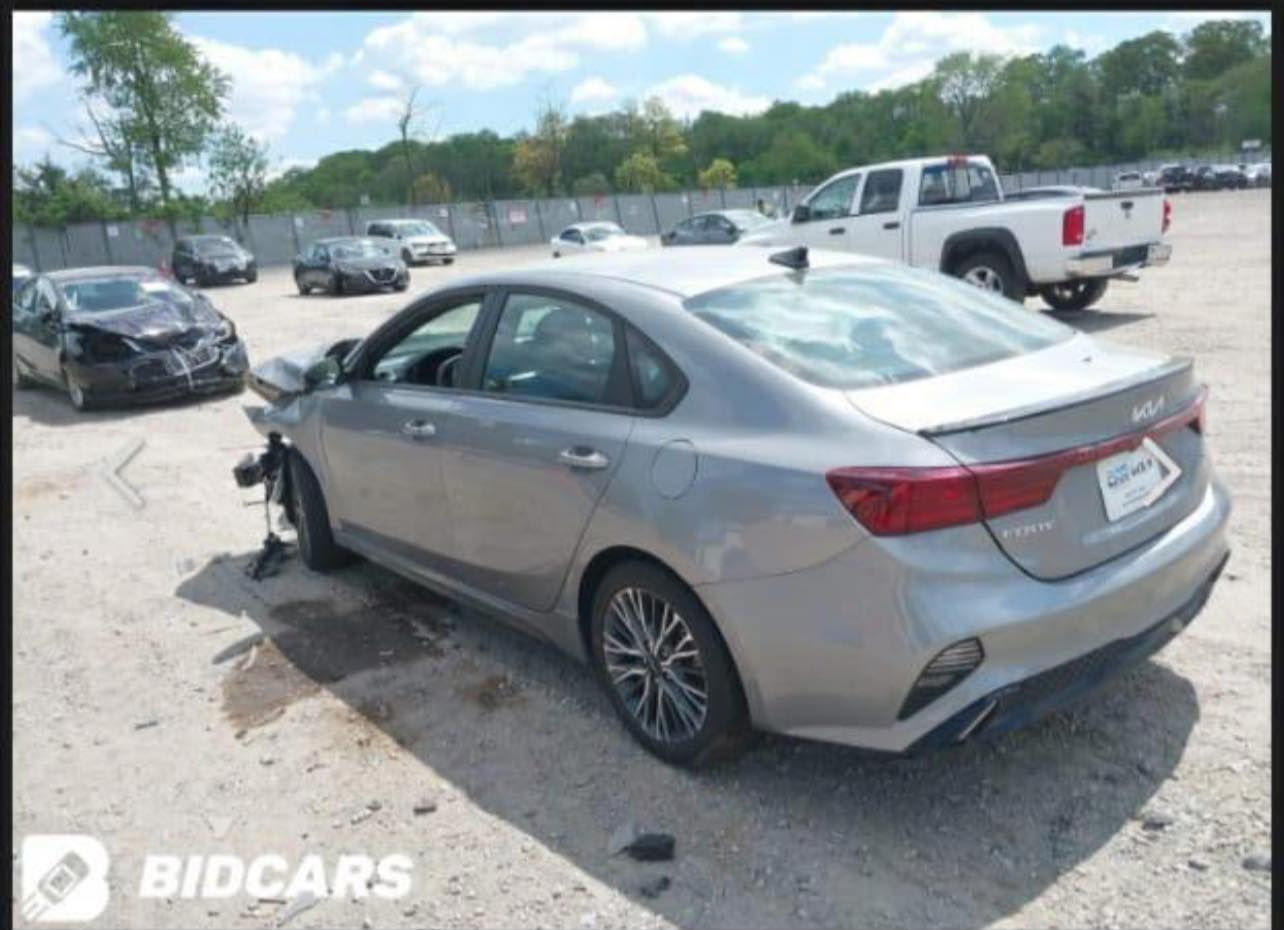 السلام عليكم
فورتي جيتي لاين 2023
معوقين معوقها رجال بناصريه 
ماشيه 76 قابل للزياده مستعجل عليها 118 بيها مجال
رقم صاحب السيارة ***********
