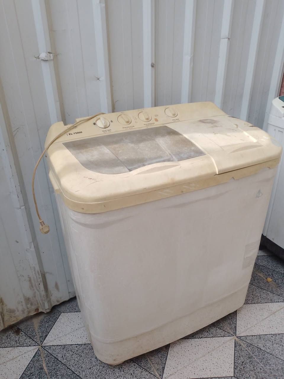 غسالات وعلى الفحص   شبه البلاش  كبيرة ومتوسطه الحجم  ت  ***********
