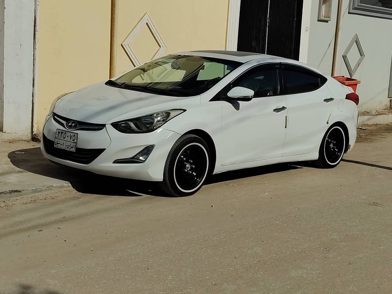 النتره ٢٠١٢
بيه جاملغ و بنيد و خشم الشاصي فقط
سياره جديده و حلوه
تخم تاير جديد
حداديه جديه
مكينه جديده بعده داخله ستيال
السياره ابيعگ ويل كب
تأخذه تترحم الوالديه عليه
رقم صاحب السياره
***********
السعر ١٠٠ وبيه مجاله تصل و بيك خير و تدلل
