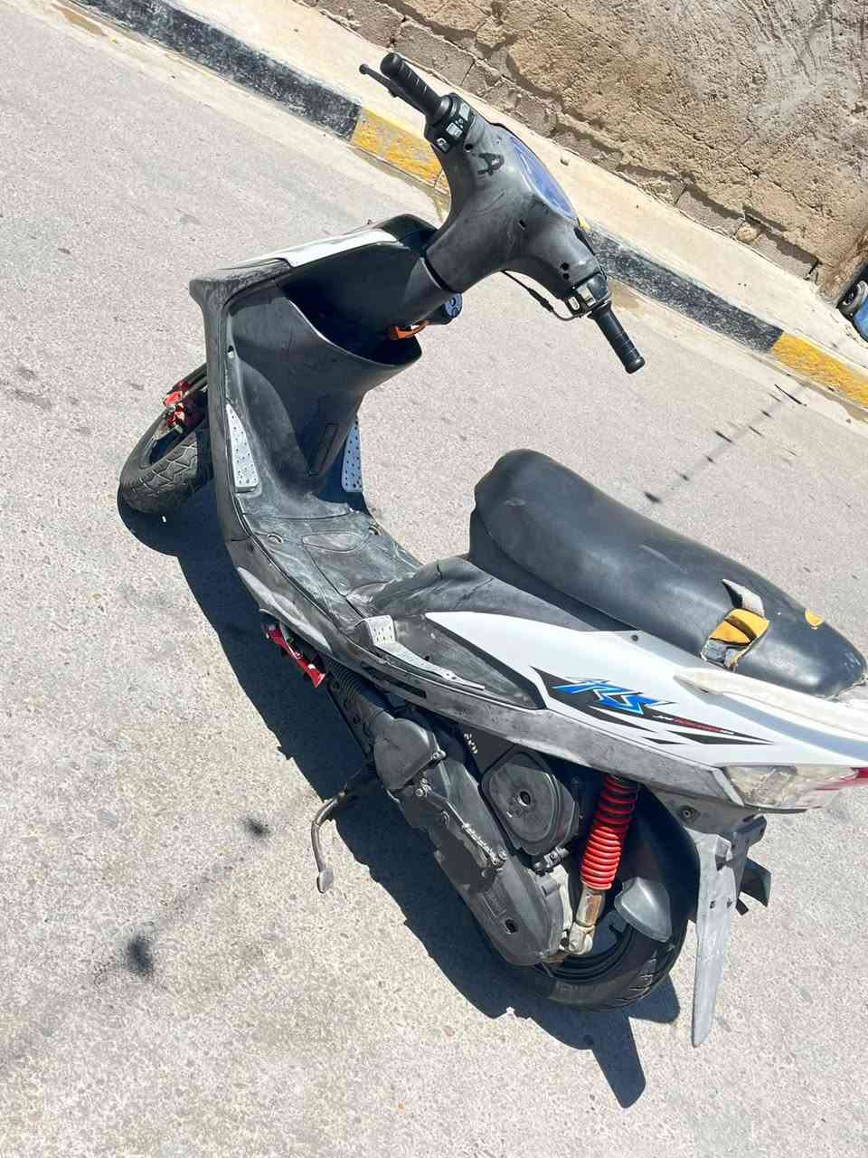 السلام عليكم دراجه ماكس بلاديه كل نقص مابيه دراجه ما مفتوحه مكان بغداد حي النصر الرقم *********** السعر 600
