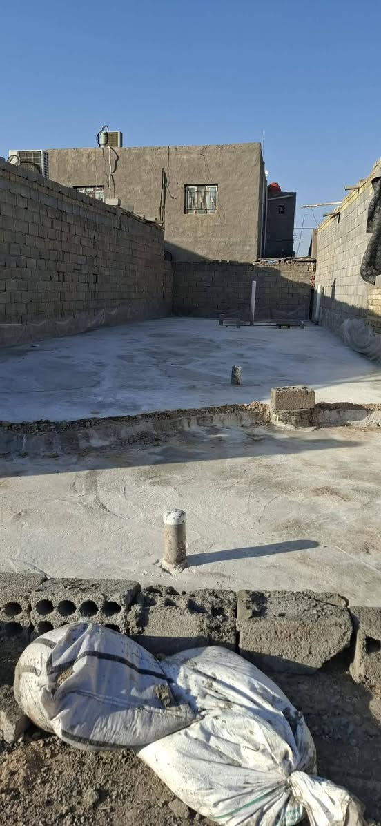 نصف قطعة ١٢٠ متر  للبيع في حي العسكري
على شارع ٢٠  بصف الركن

كاملة مجاري ومصبوبه رفت
للاستفسار خاص 
او الاتصال على الرقم ***********

