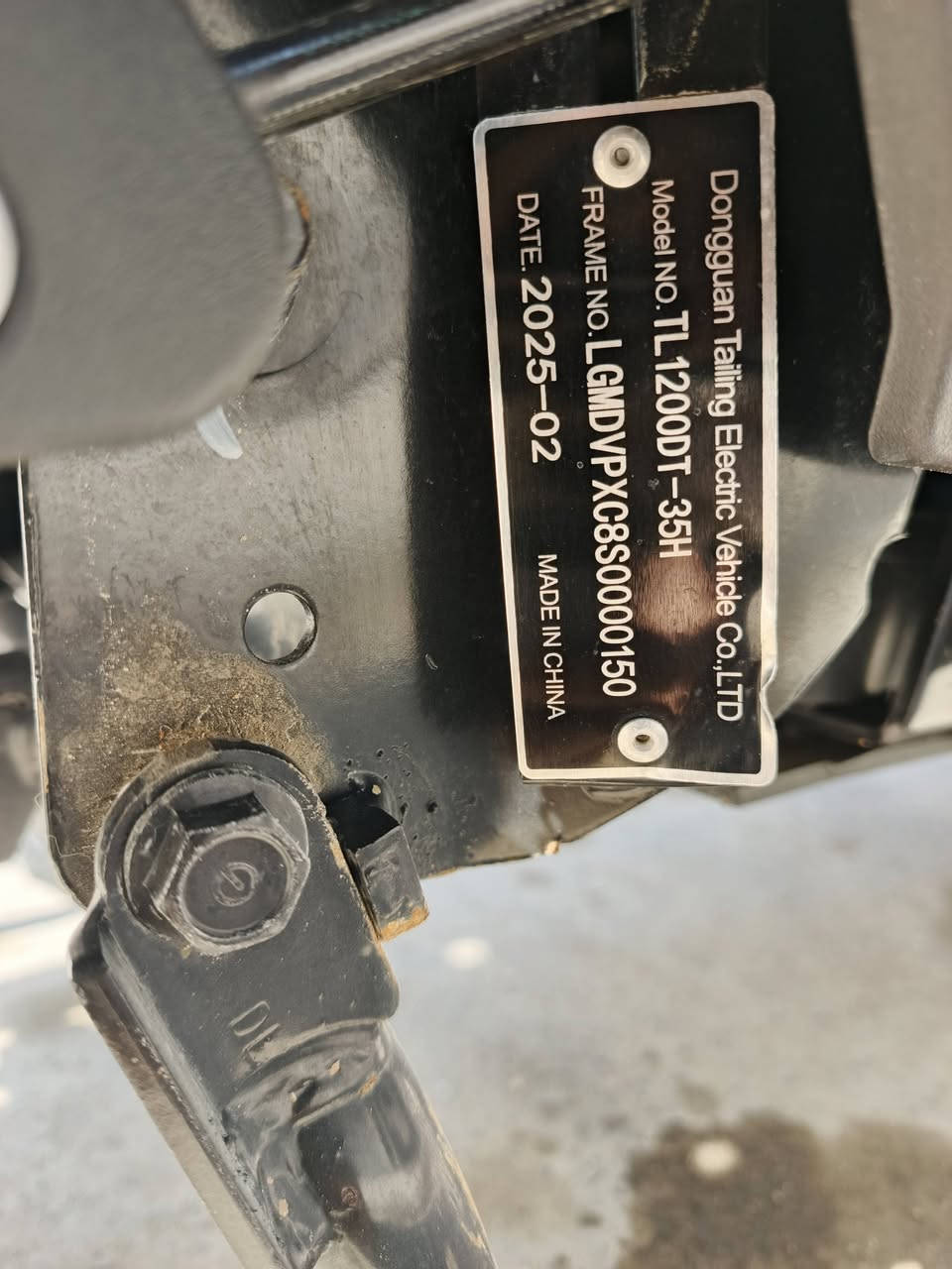 السلام عليكم شباب دراجه شحن 🔋⚡
السلام عليكم شباب دراجه شحن 🔋⚡نوع تايلج TAILG. الغنيه عن التعريف 
عدد البطاريات 6 / 38 امبير / 
الفولتية/ 72 / تايرات جوبلس دسكات امامي خلفي 
لد زنون عالي وناصي واشاره مانع تزحلق وبارك نظام البصمه شاشه ضد الماء الدراجه كلها ضد الماء 
صندوق كبير ملف الدراجه/1200 حقيقي
سرعه الدراجه 3 نمر  65 حقيقي شحن الدراجه يطول يومين او اكثر الشحنه الوحده 70 كيلو متر الدراجه صار الها شهرين من اخذتها من الشركه الوصل موجود من شركه TAILG. دراجه فحم بعدها بنضافتها وجديده السعر 900 بيها مجال الطيبين
العنوان بغداد الجديدة / 
اتصال واتساب موجود وفيس ***********
