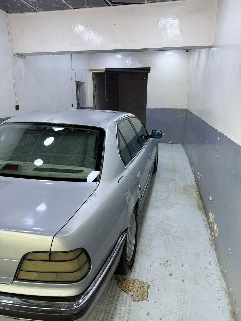 للبيع BMW e38 موديل 1995
مكينة وكير خير من الله جديدات 
منظومة تبريد جديدة 
تخم تايرات  جديد 
راديتر ماء+ ماء زيتي اصلي
السعر 60 وبيهة مجال 
للأستفسار/ ***********
