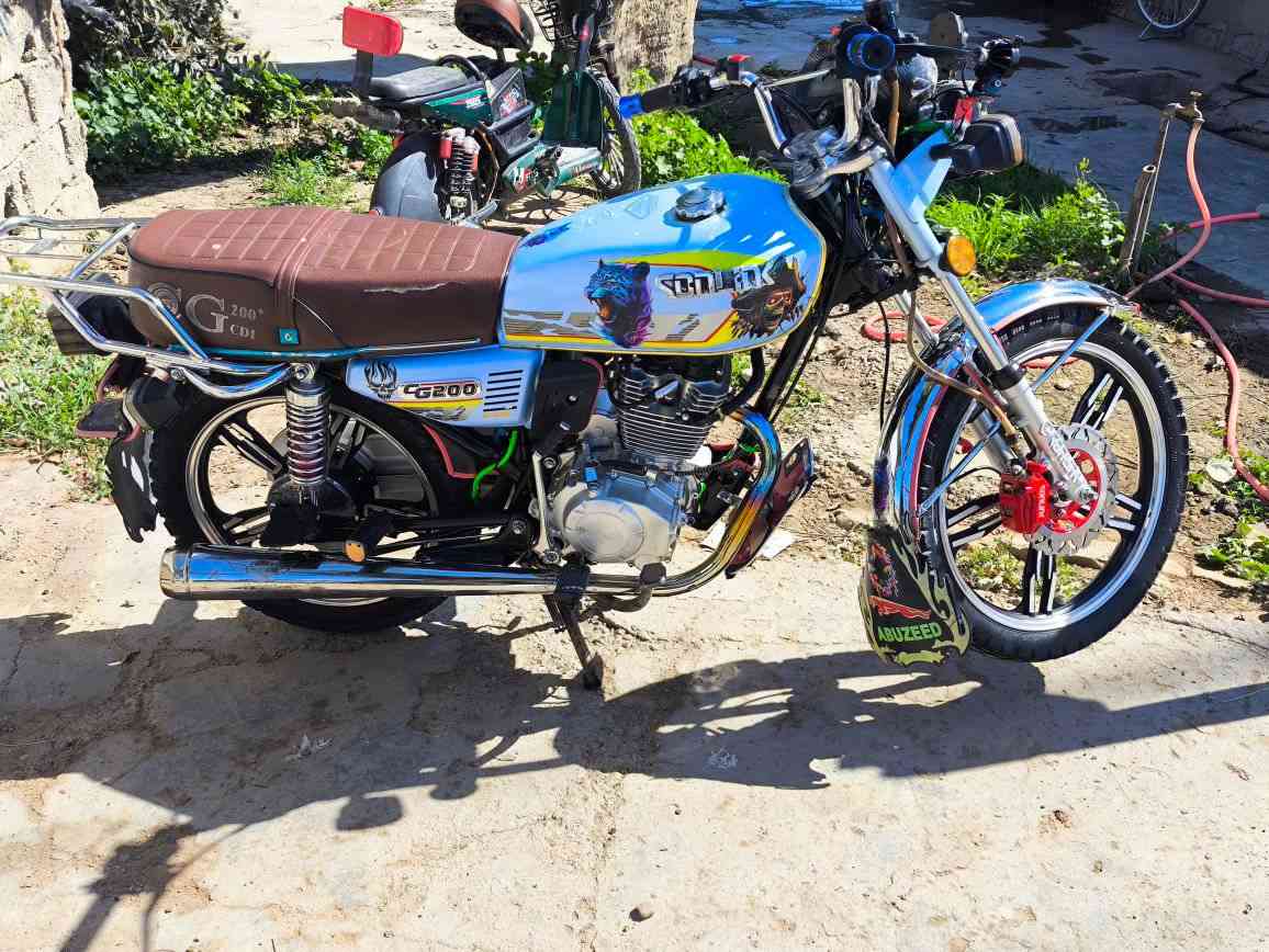 السلام عليكم 
دراجه ايراني موديل 24. خمسه كير محركها 200
كلها شغاله بس الكليو متر ميقرا 
ب٧٠٠ وبيها مجال بسيط 
مكاني التاجي
يرهم مرواس حسب القناعه


**إذا كنت صاحب هذا الإعلان وتريد حذفه لأي سبب، رجاءا أرسل رسالة إلى الدعم الفني**