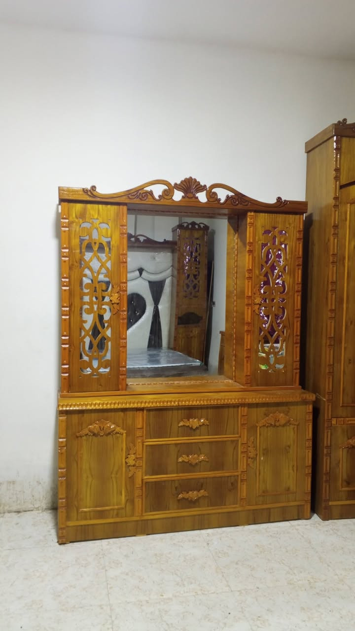 السلام عليكم 
غرفة نوم جديدة نظيفة 
سعر مليون ونص وبيها مجال قليل
استفسار للاتصال ***********
