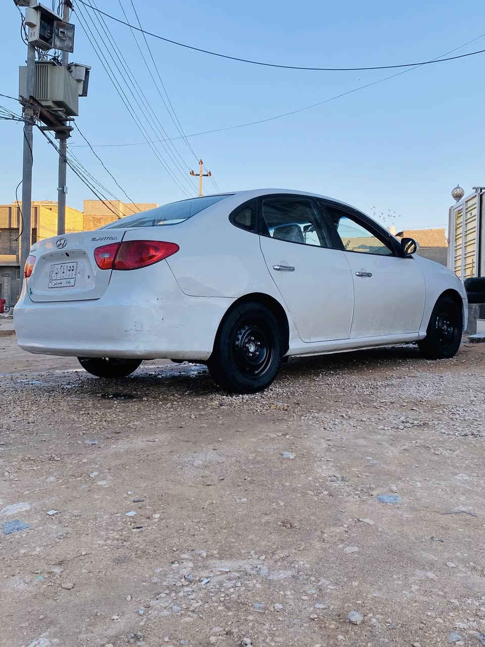 السلام عليكم 
النترا للبيع 
مديل 10
رقم بغداد جديد بسمي
خليجي 
فول موصفات 
محرك 1600دكشن عالي 
بيه صبغ حزام 
سياره خير من لله حداديه جديد 
تخم تاير وتخم ويل جديد 
سعر 95وبيه مجال
***********
